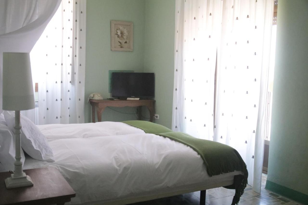 Hotel Villa Maria Fuentes de Bejar Ngoại thất bức ảnh